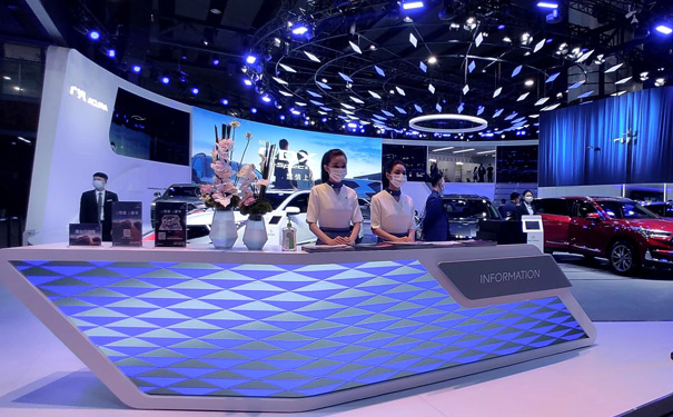 上海展会草莓污污视频