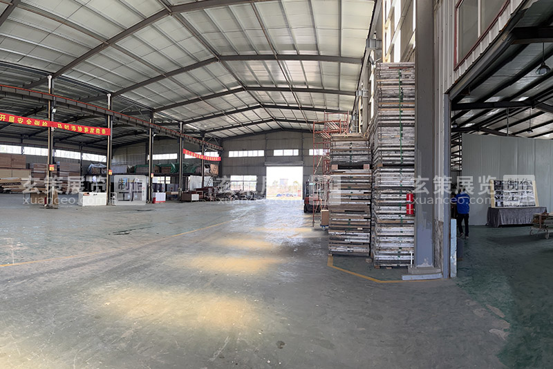 草莓网站APP展览工厂车间内部